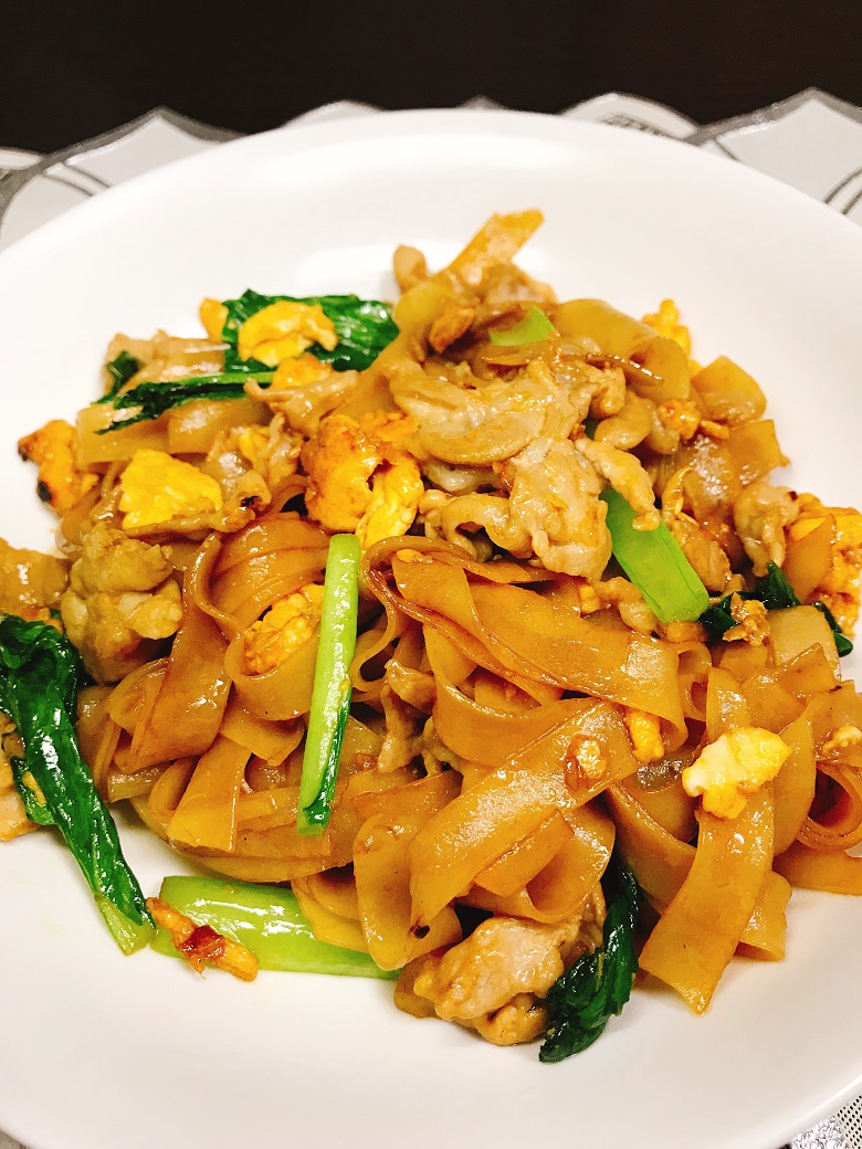 タイ料理パットシーウ　タイ風焼きそば