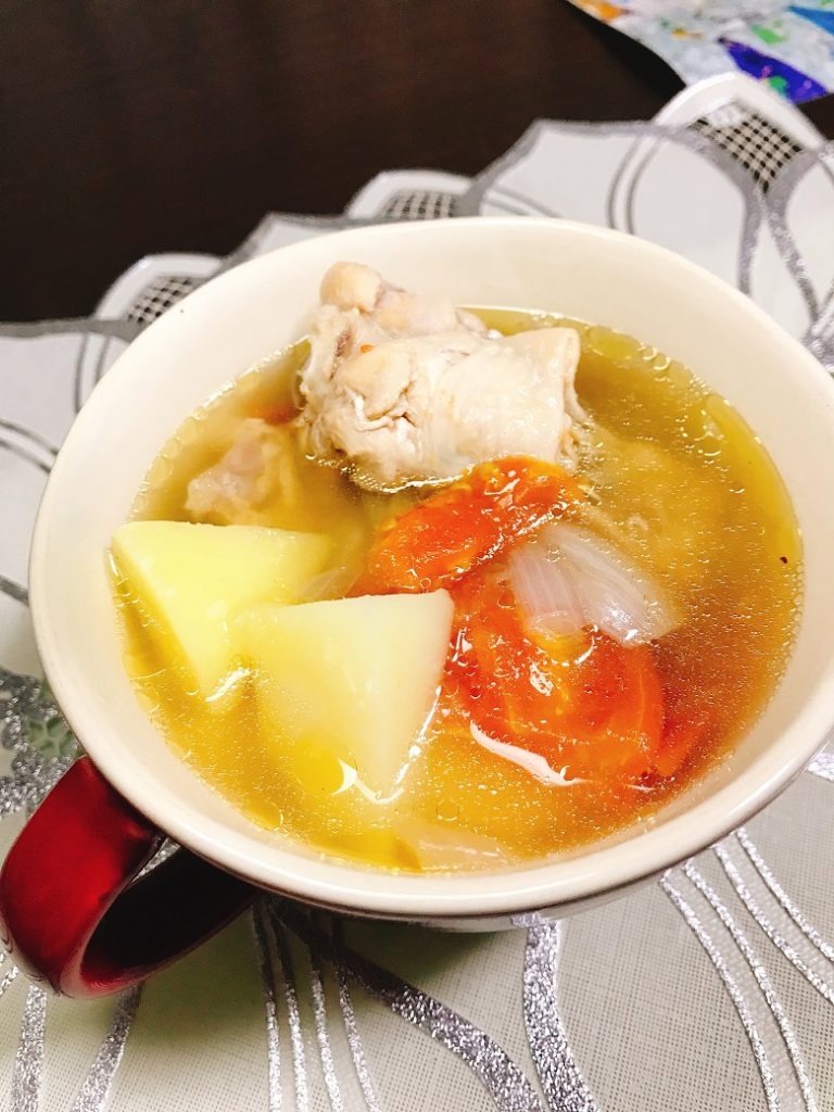 簡単タイ料理鶏肉とじゃがいものスープ