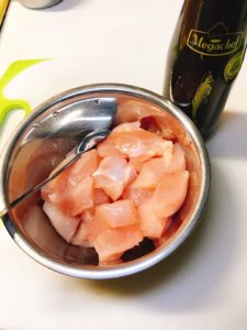 ナムプラーで下味をつけた鶏肉