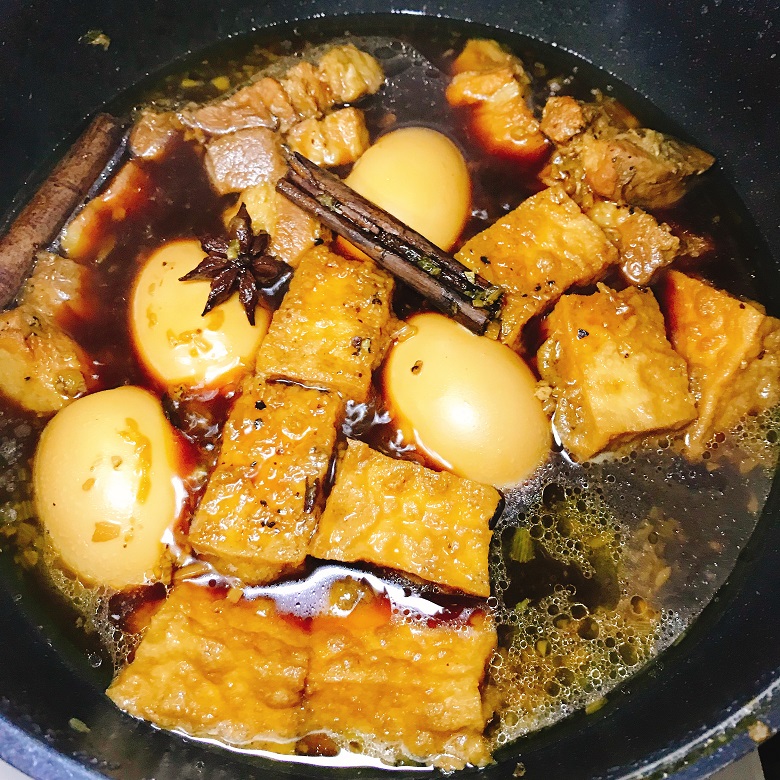 1時間煮込んだタイ風豚角煮