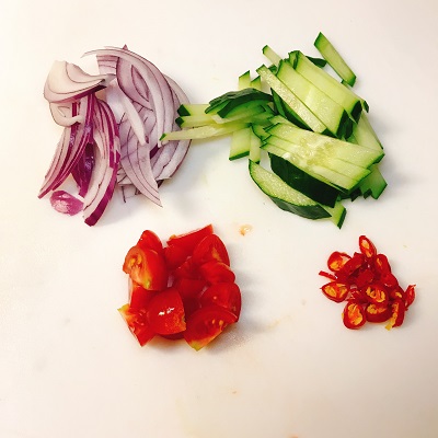 カットしたツナサラダの野菜