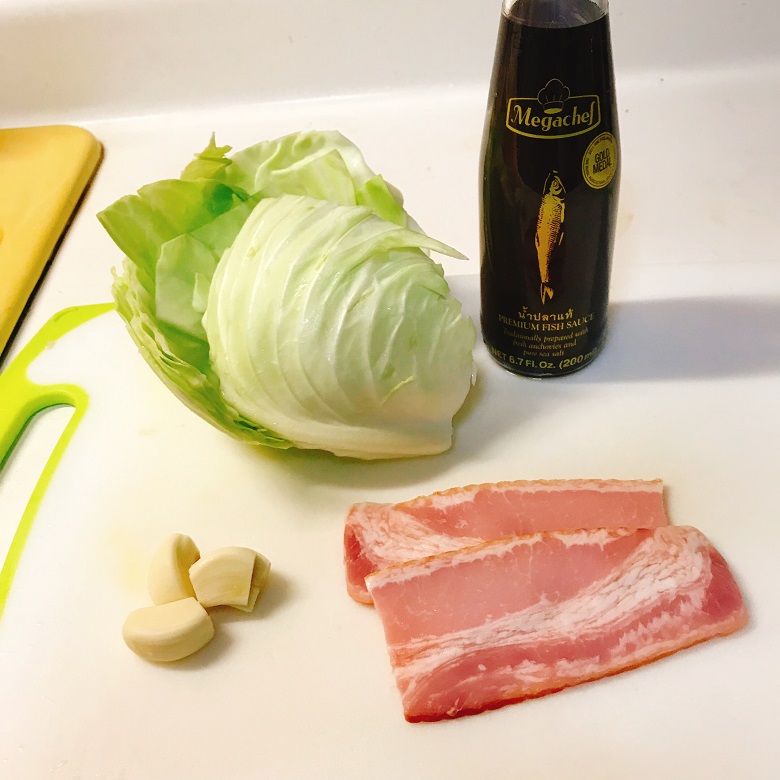 キャベツのナンプラー炒め材料