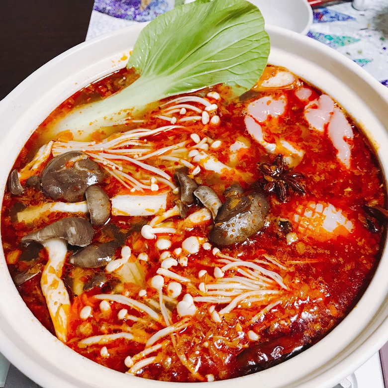煮込んだ麻辣火鍋