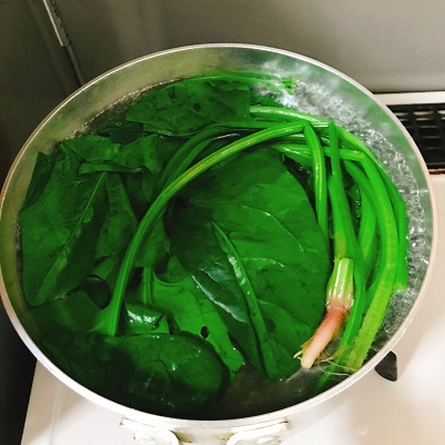 さっと茹でるほうれん草