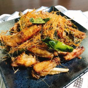 手羽先のタイハーブ揚げ