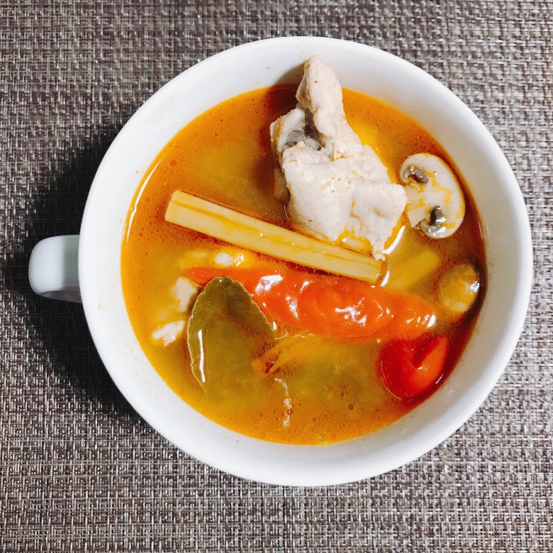 鶏肉のトムヤム