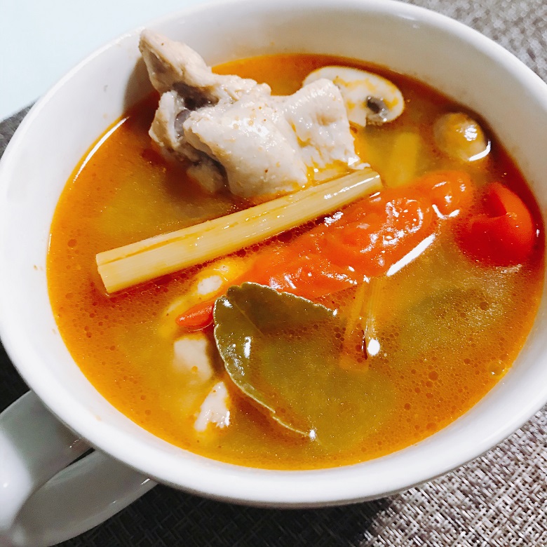 簡単 本格 絶品 鶏肉のトムヤム トムヤムガイ タイ料理レシピ 食べタイｂｌｏｇ