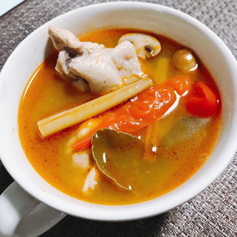 鶏肉のトムヤム