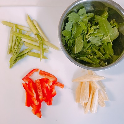 食べやすく切った野菜